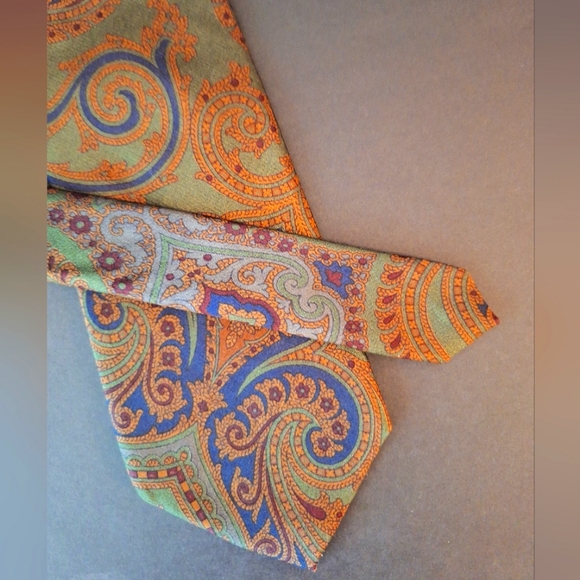 Burberry Burberrys of London Vintage Green Paisley Silk Neck Tie Made In USA - Picture 2 of 5